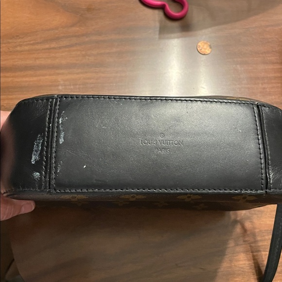 Louis Vuitton Saintonge - Picture 12 of 15